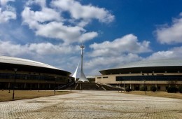 上海市浦東新區(qū)南匯新城鎮(zhèn)上海海事大學體育館屋頂補漏